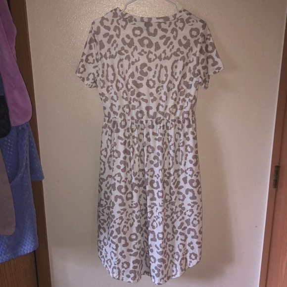 Patterned Dress - Picture 2 of 3